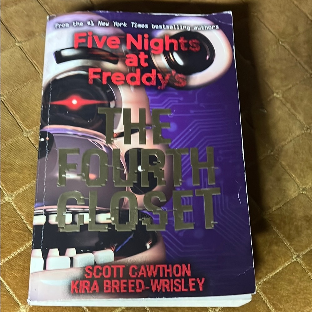 Five Nights at Freddy's: The Fourth Closet Book